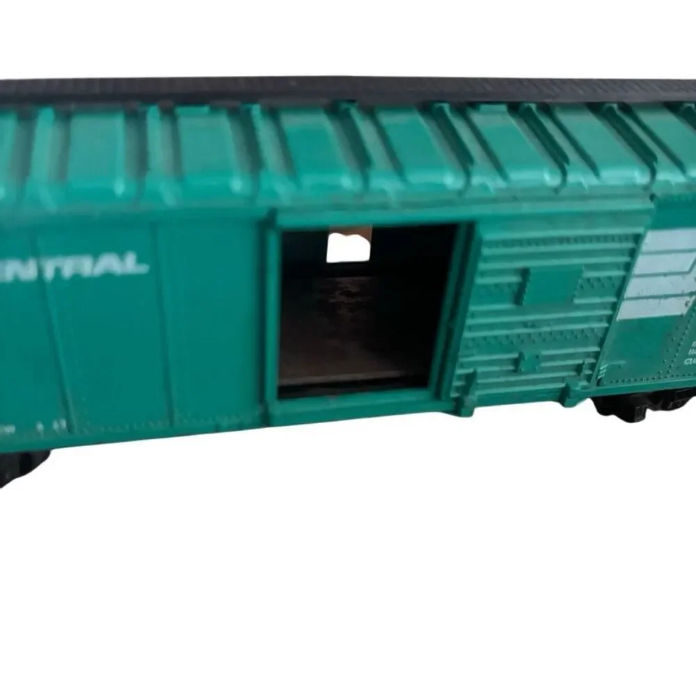 VTG Tyco AHM HO Scale Freight Train Lot: Penn Central Boxcar & Santa Fe Caboose⁠